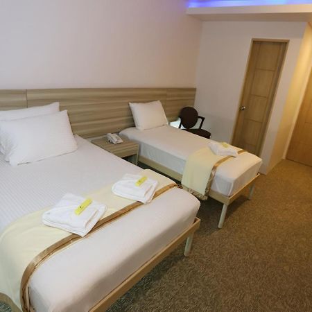 1010 Hotel Muntinlupa City Eksteriør billede